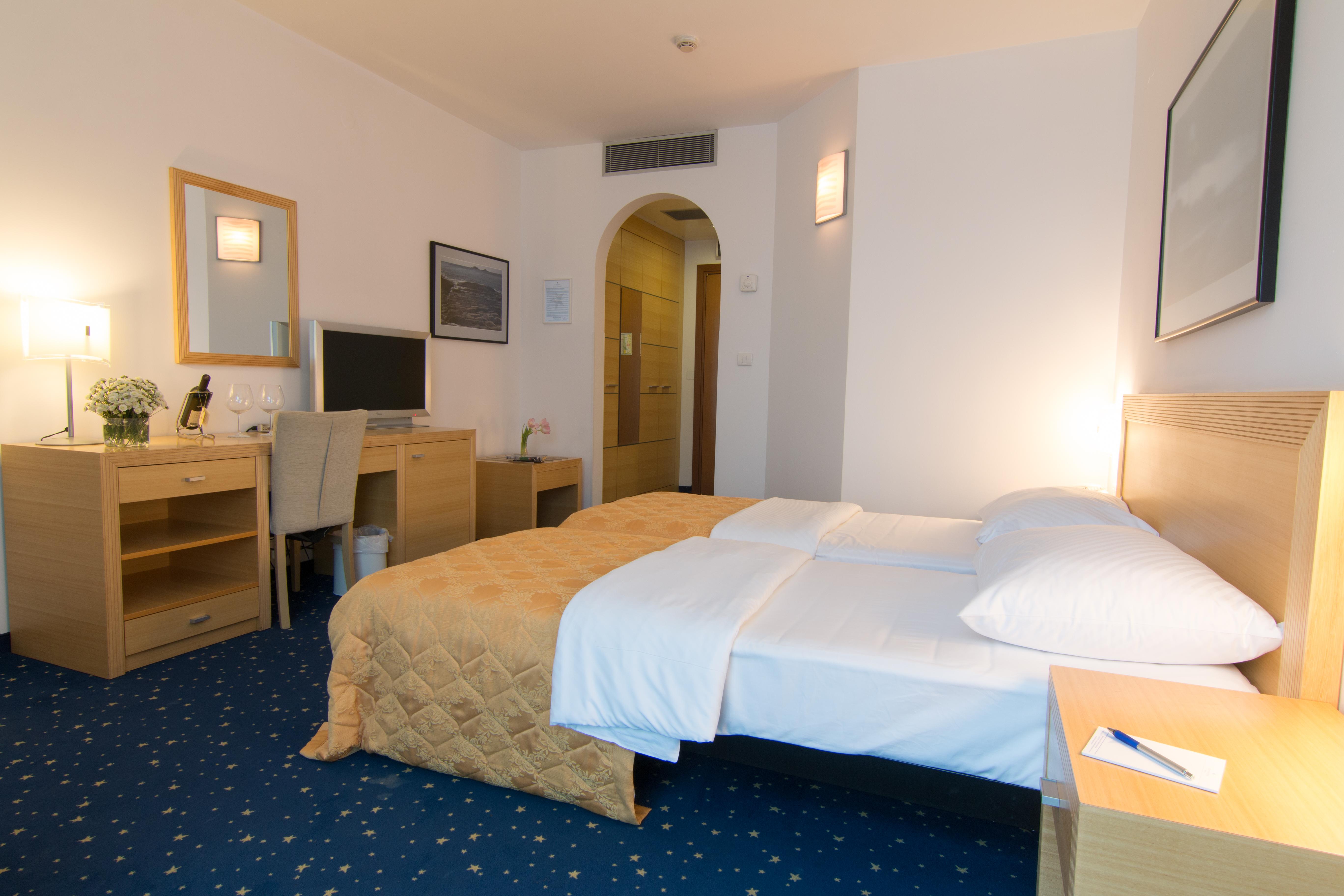 Hotel Blue Star Budva Luaran gambar