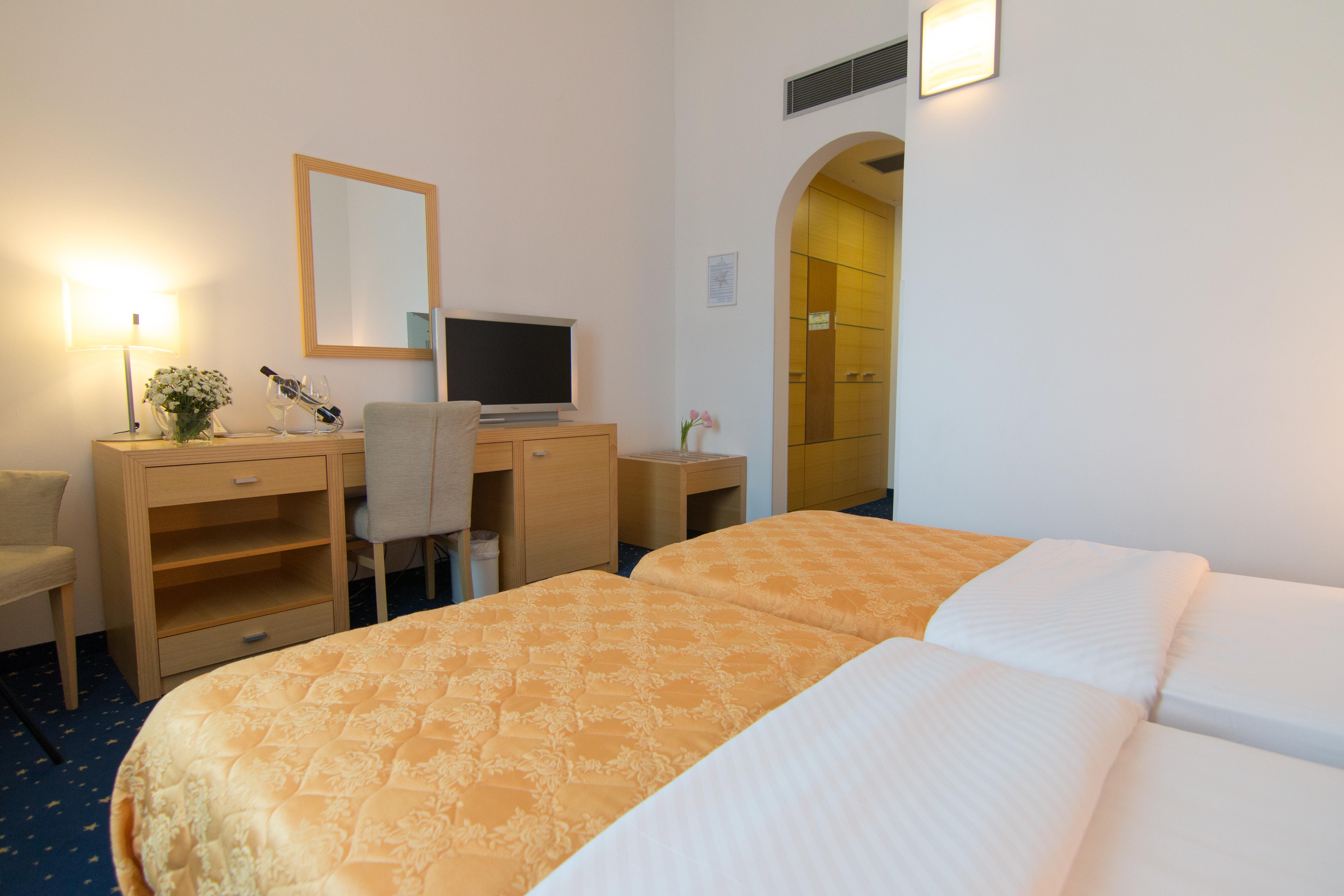 Hotel Blue Star Budva Luaran gambar