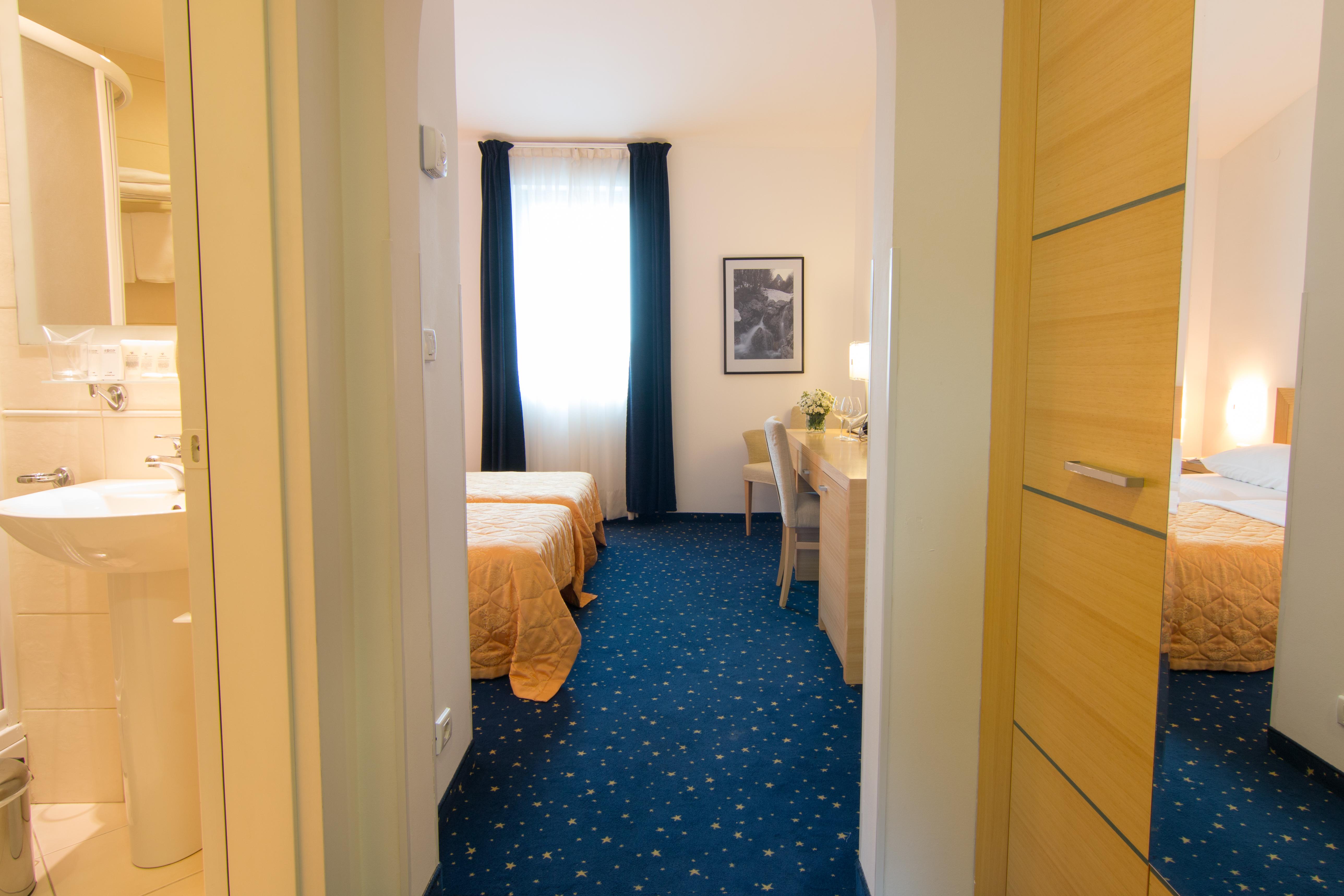 Hotel Blue Star Budva Luaran gambar