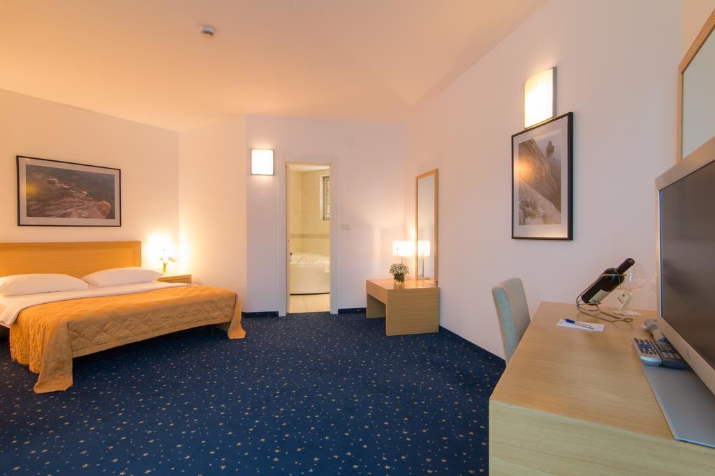 Hotel Blue Star Budva Luaran gambar